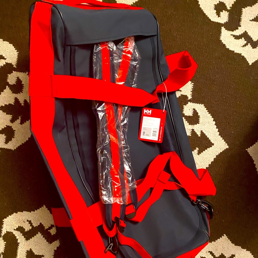 Helly Hansen scout duffle NWT Large bag